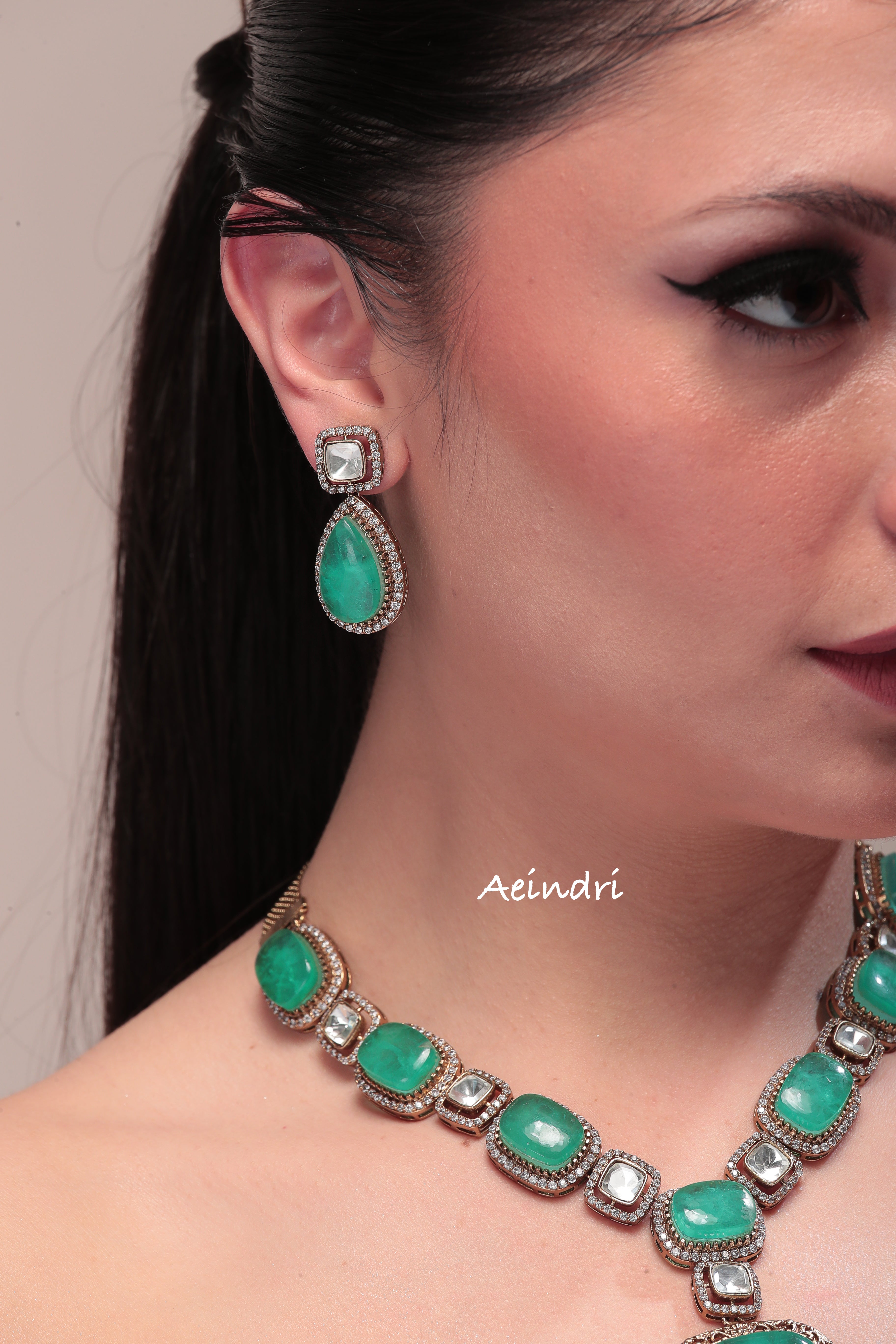 Aeindri Emerald Glow Statement Necklace Set