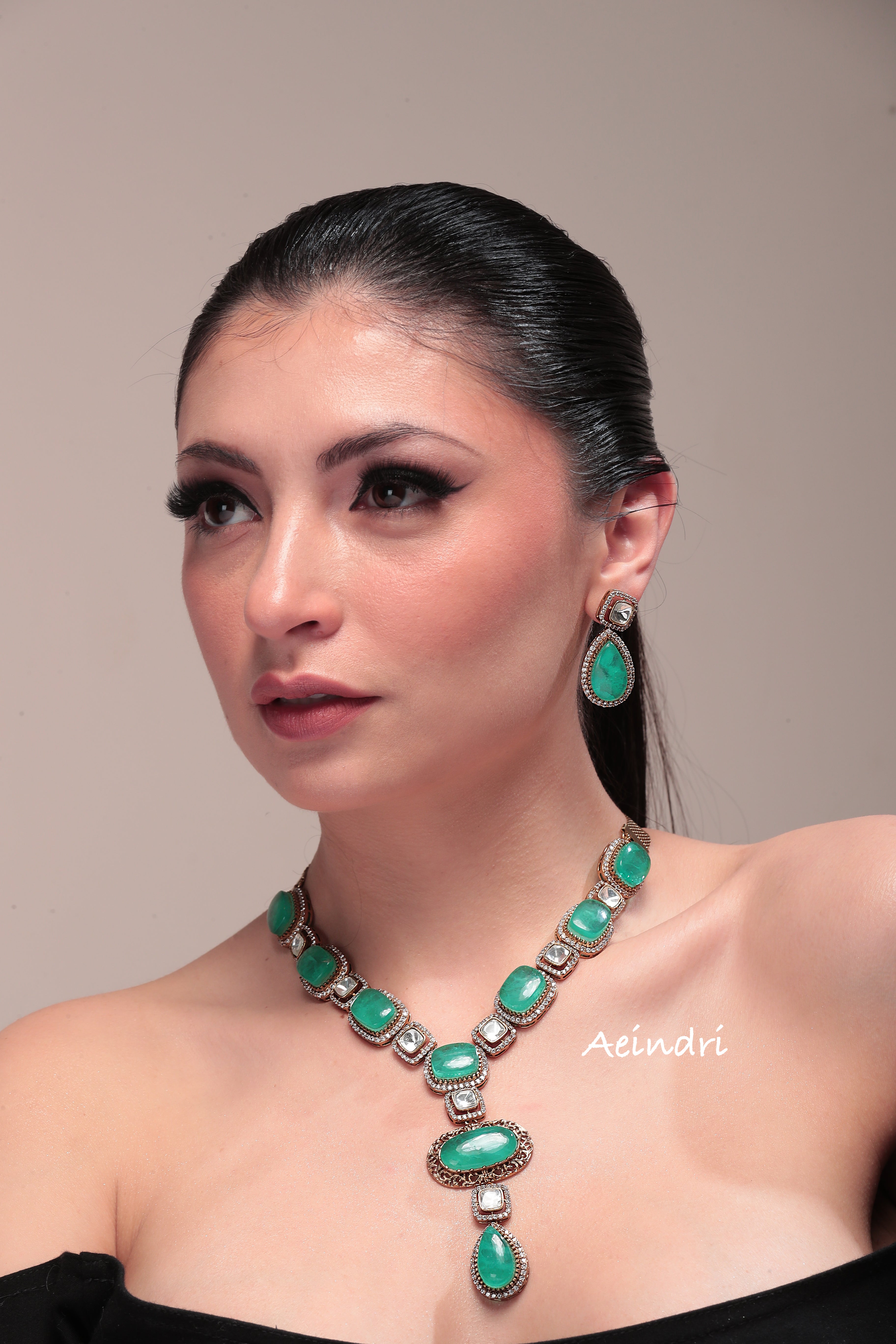 Aeindri Emerald Glow Statement Necklace Set
