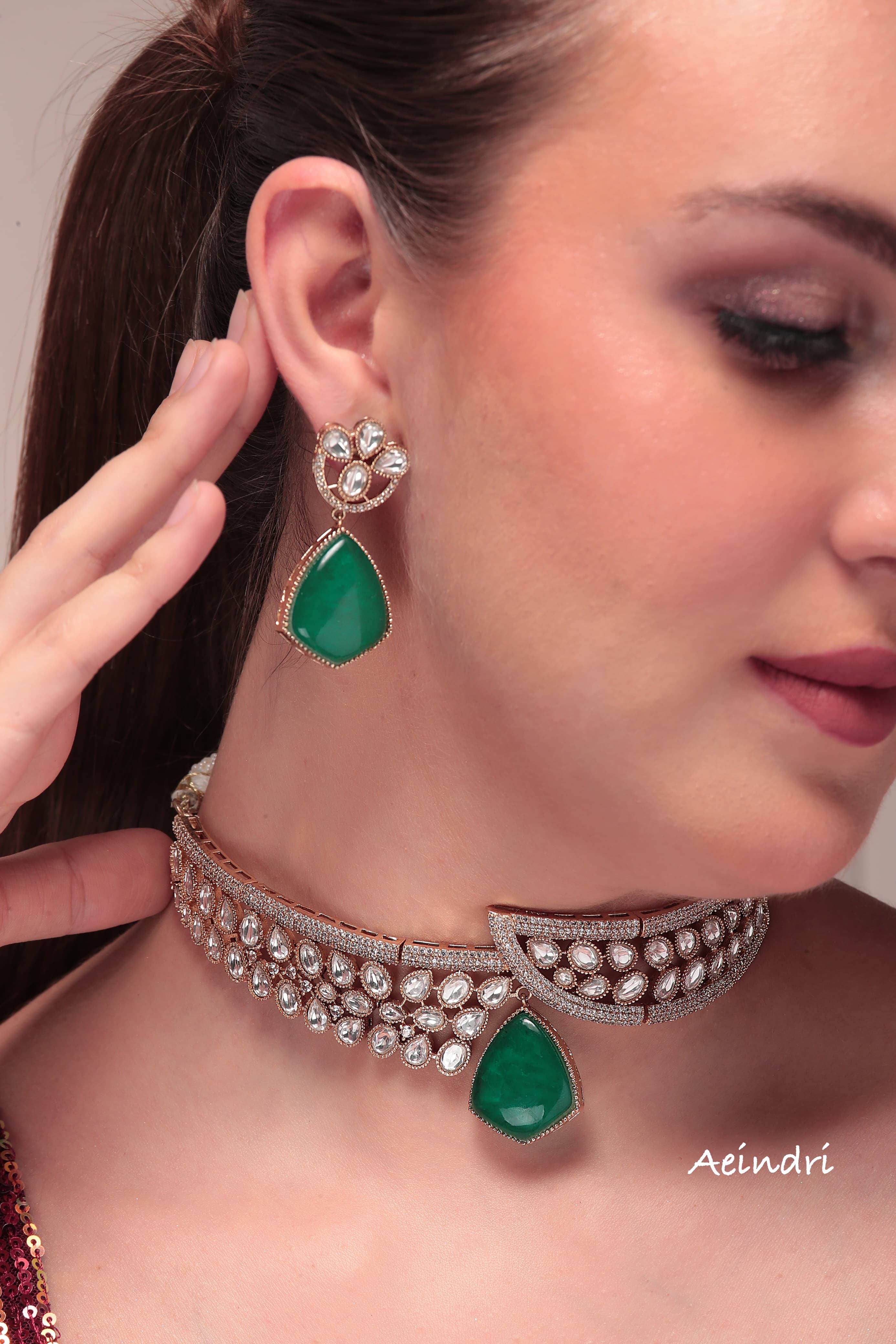 CUBIC ZIRCON BIG EMERALD DROP GOLD-PLATED SHORT KUNDAN NECKLACE SET