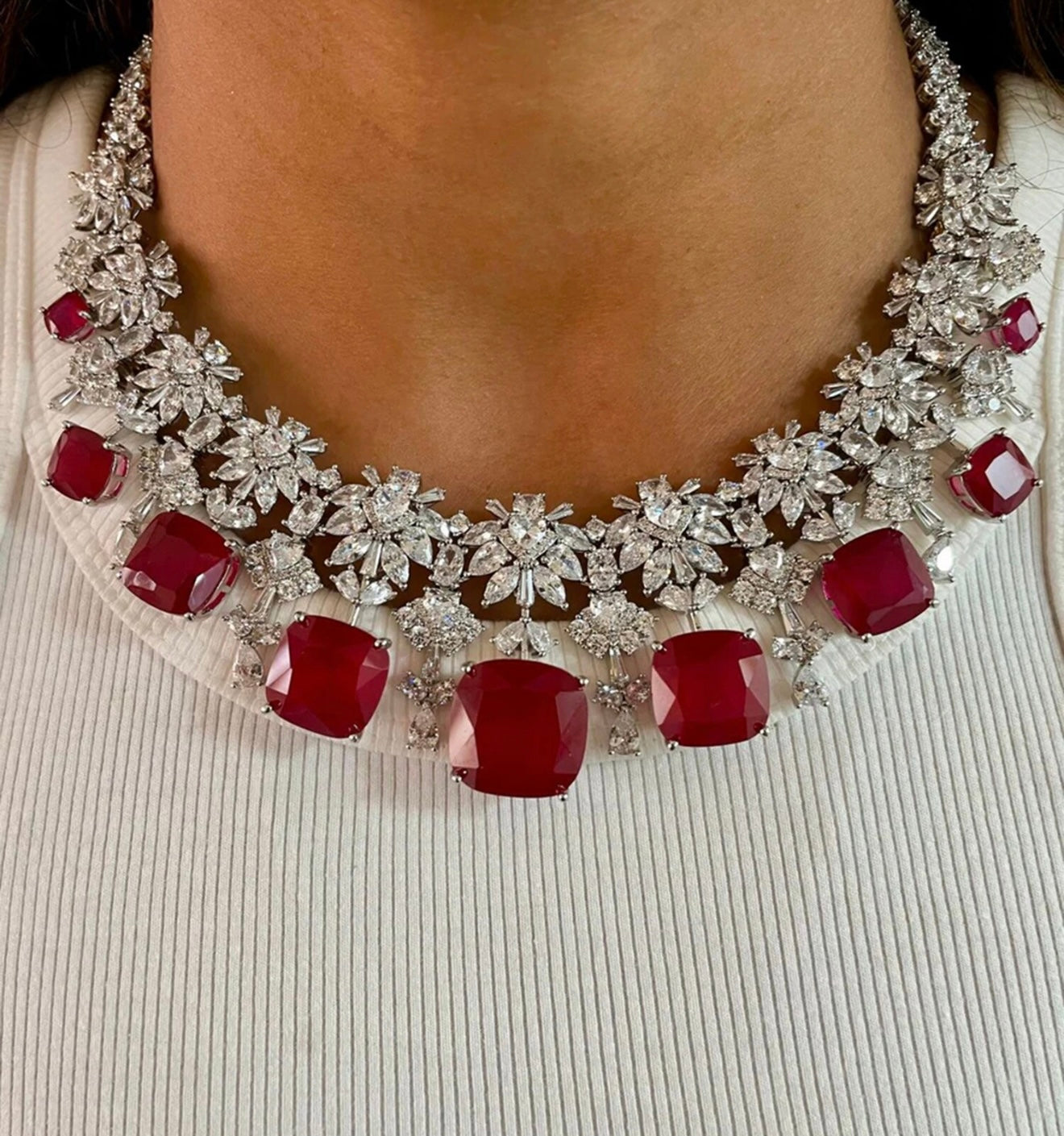 Red Crystals, Smocking, Diamonds Floral Carved Necklace Set