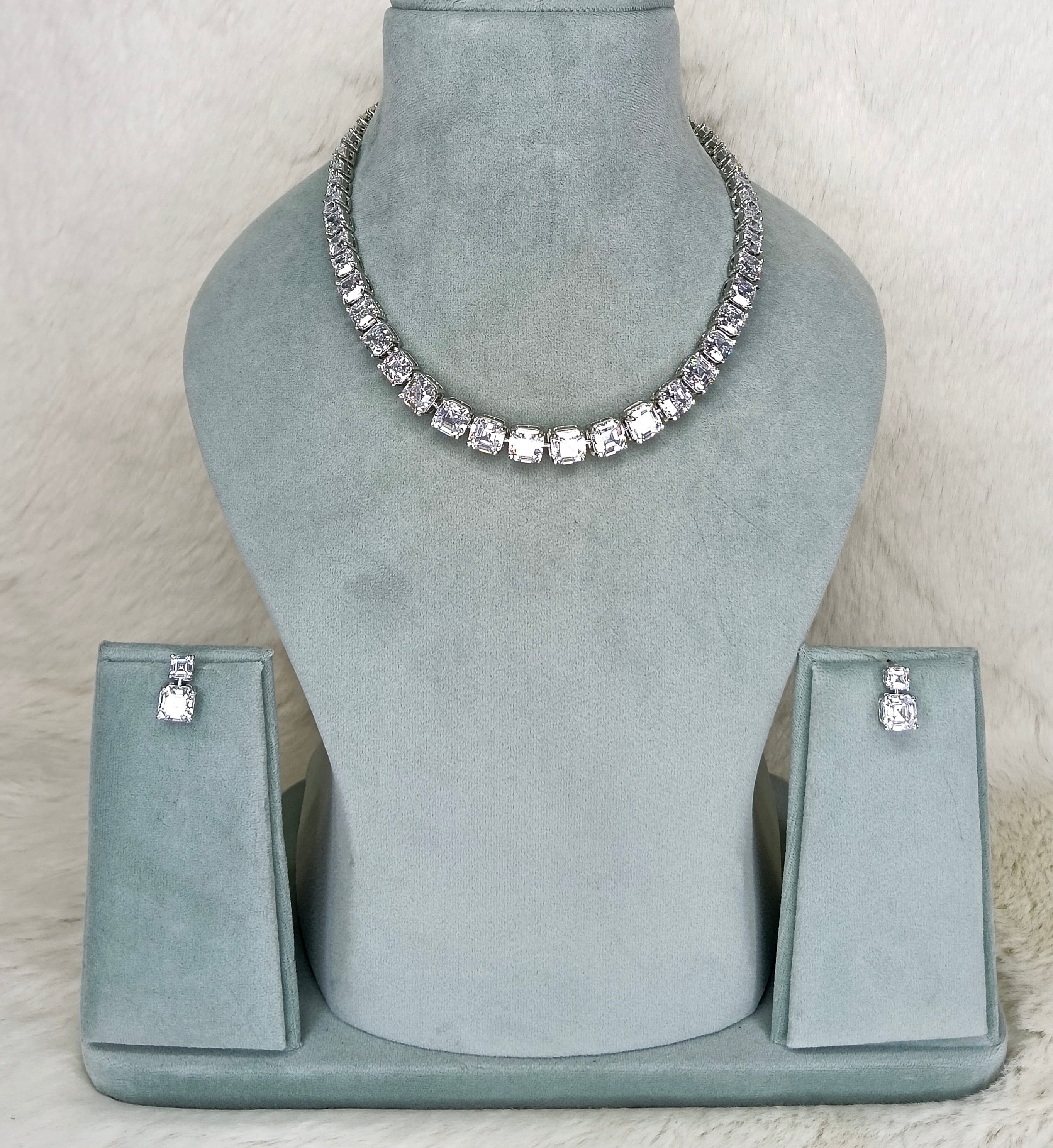 Women Stone-Studded Necklace ...