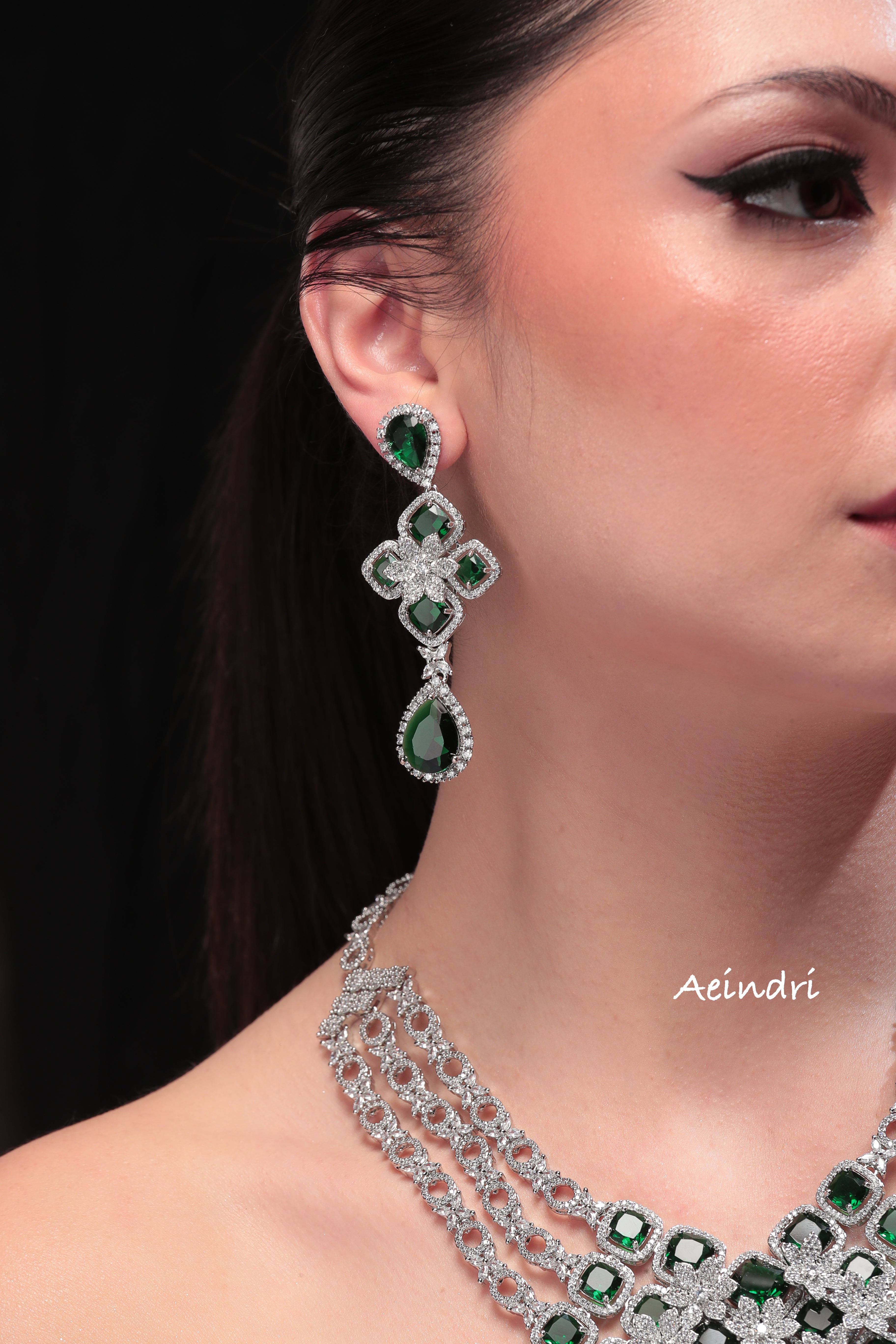 Majestic Emerald Elegance Necklace & Earrings Set