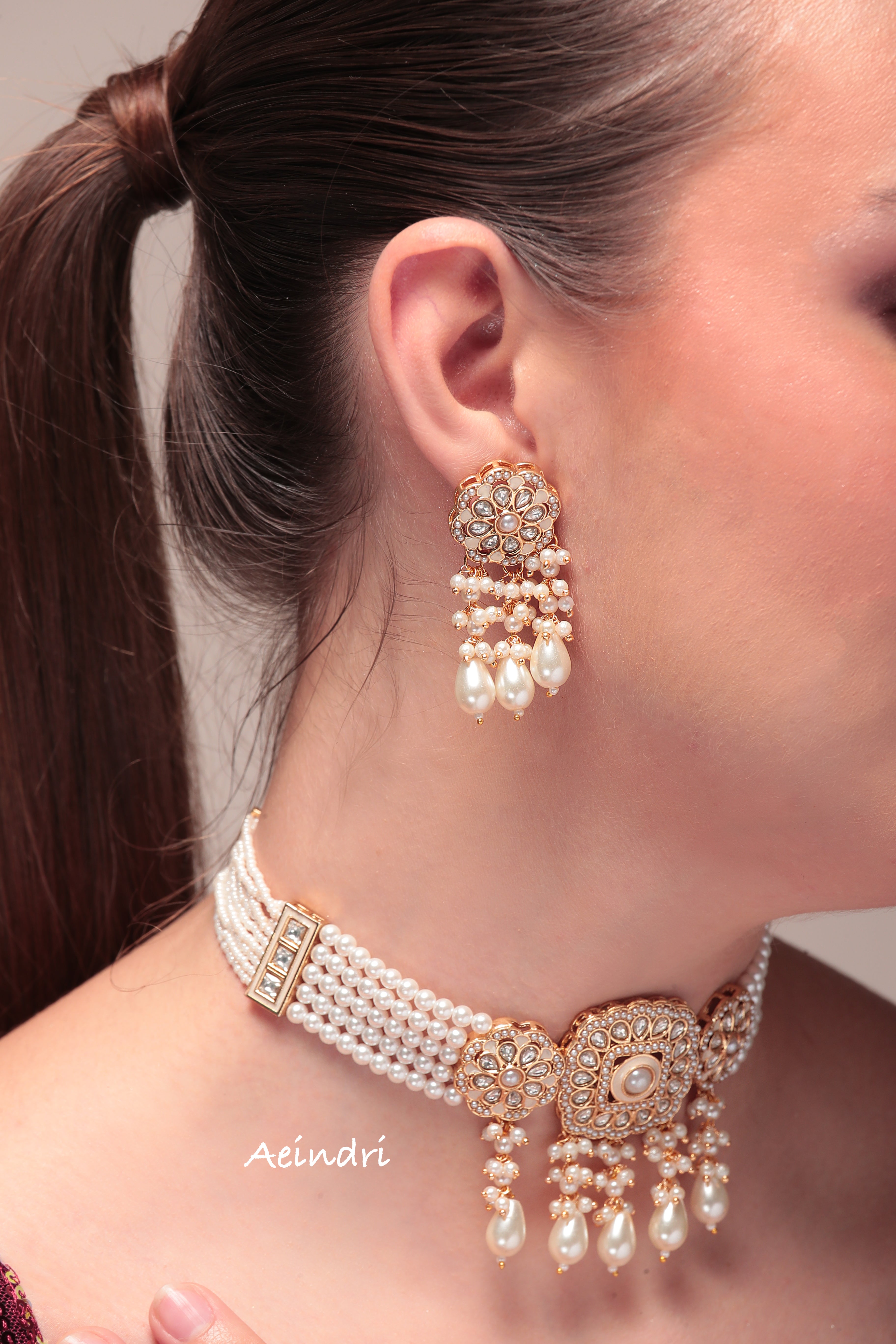 Aeindri Classic Pearl & Stone Choker