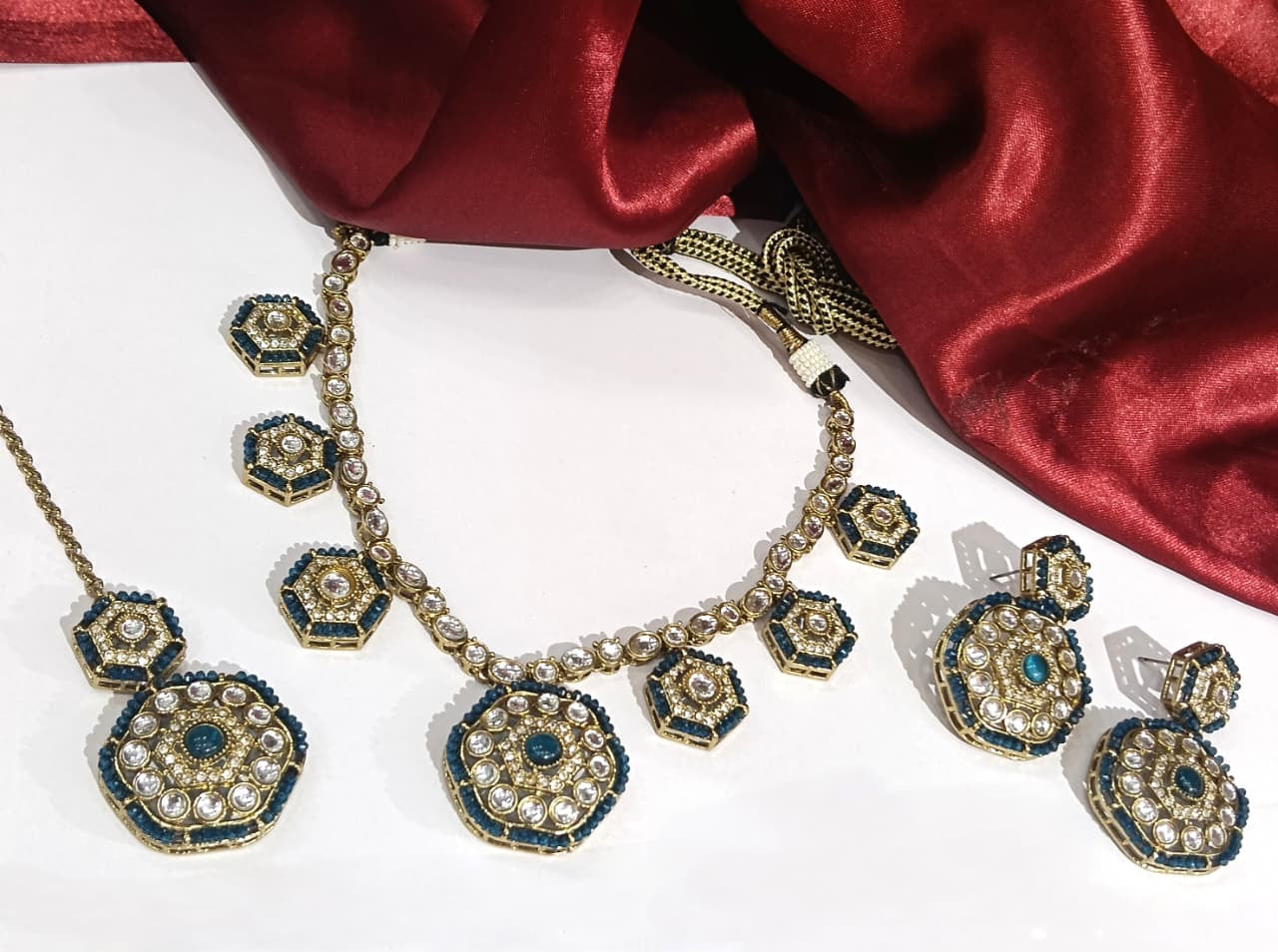 Green Heeya Kundan Pearl Necklace (Necklace, Earrings, Maang Tikka)