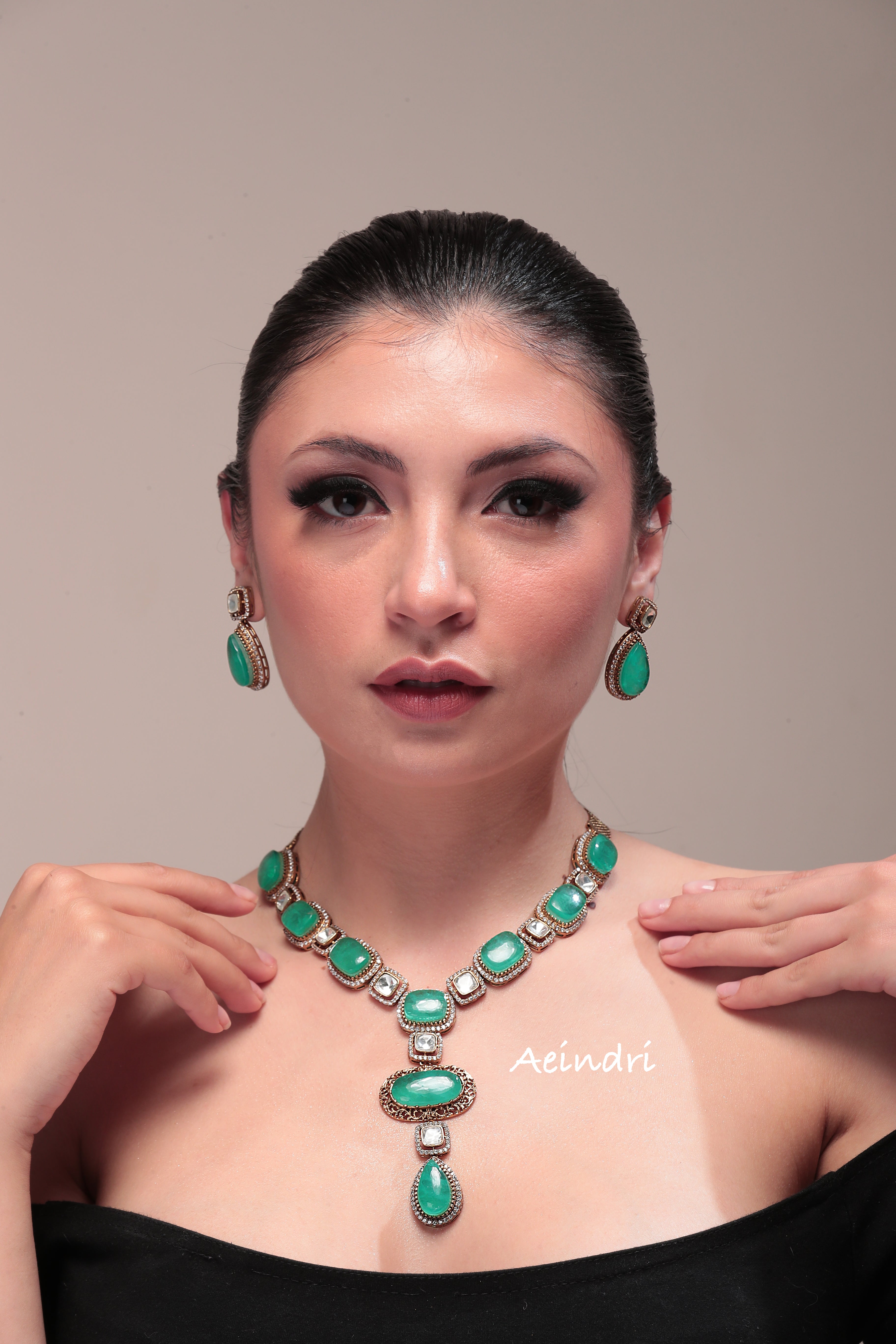 Aeindri Emerald Glow Statement Necklace Set