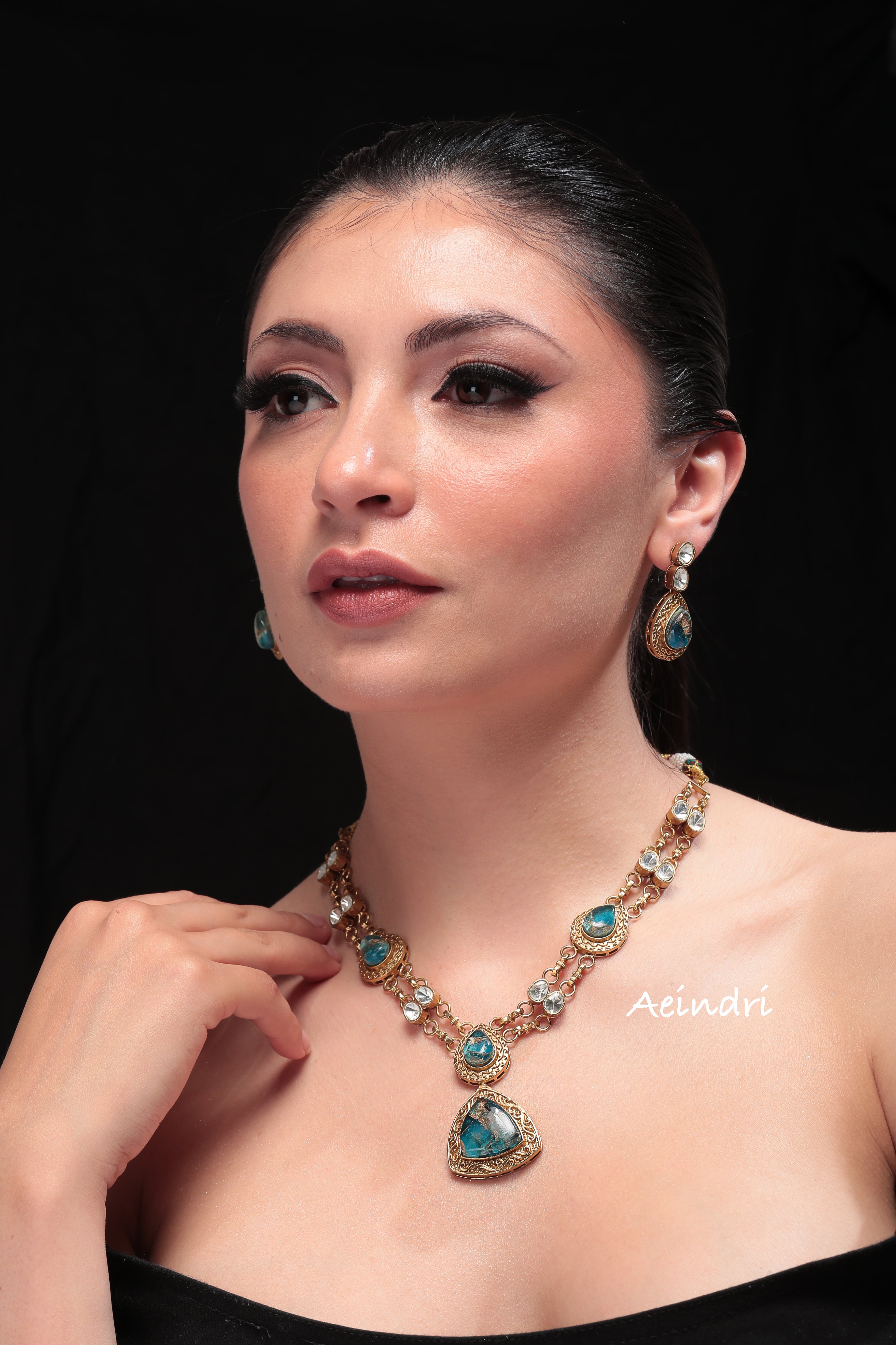 Aeindri Antique Gold Blue Stone Necklace Set
