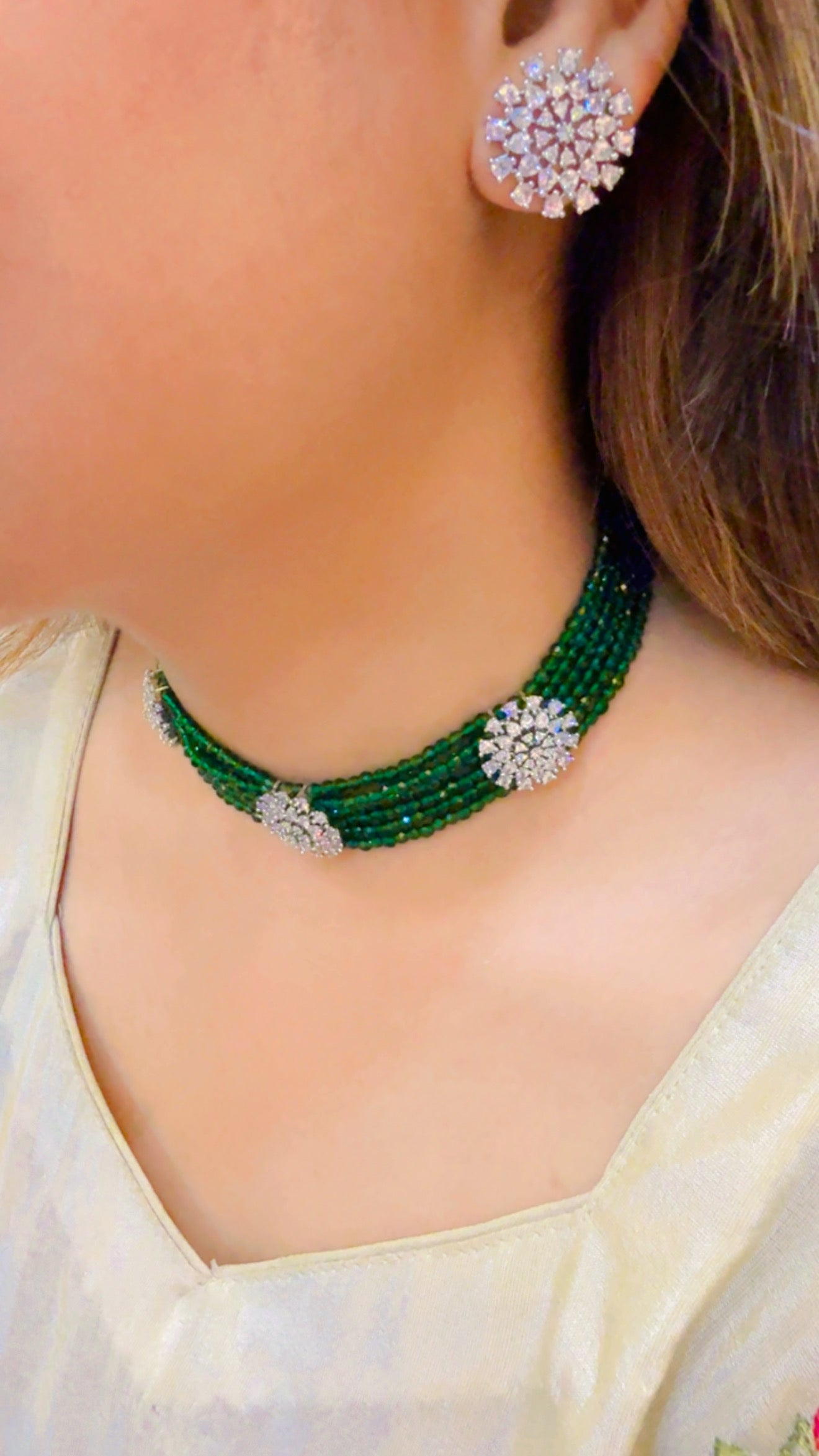 Emerald chocker