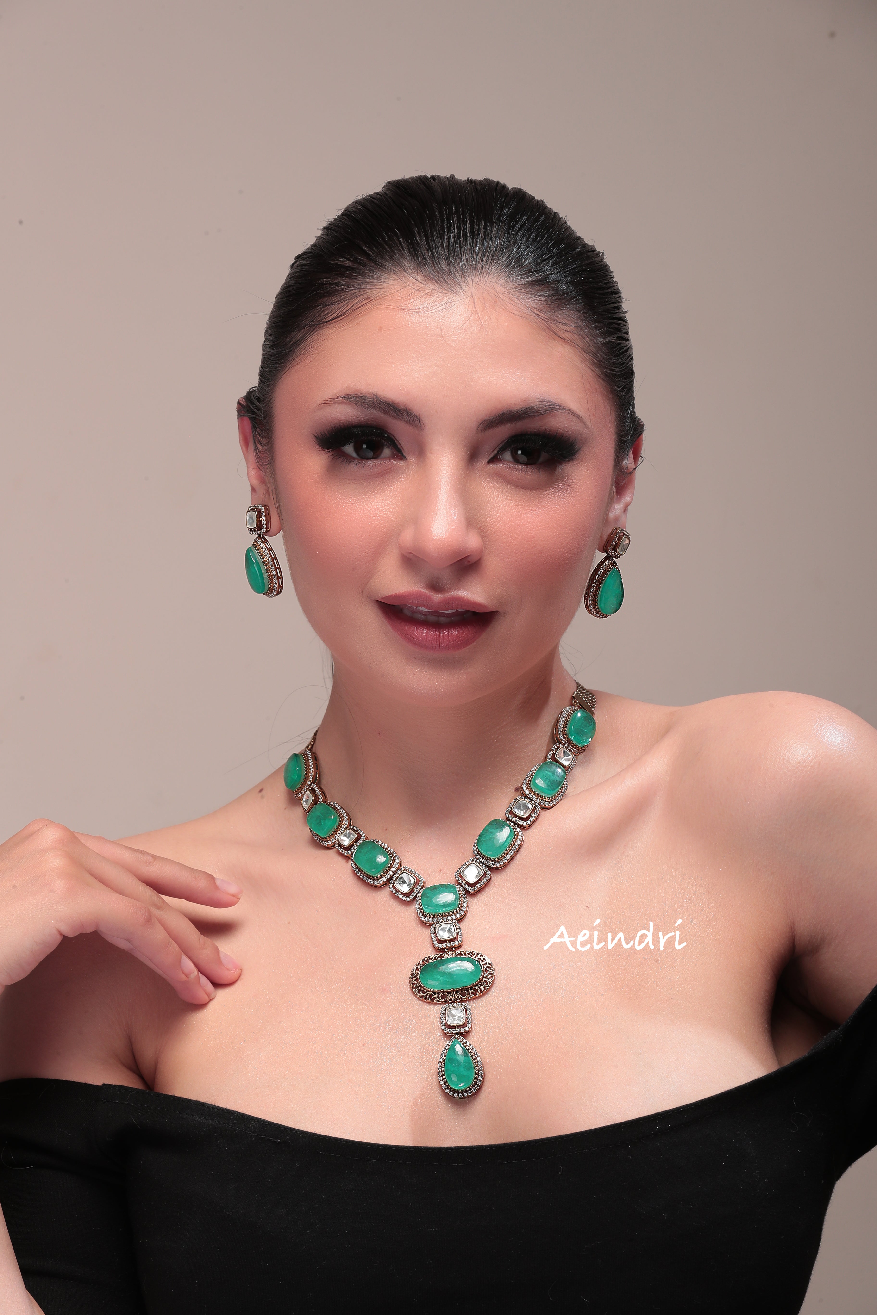 Aeindri Emerald Glow Statement Necklace Set