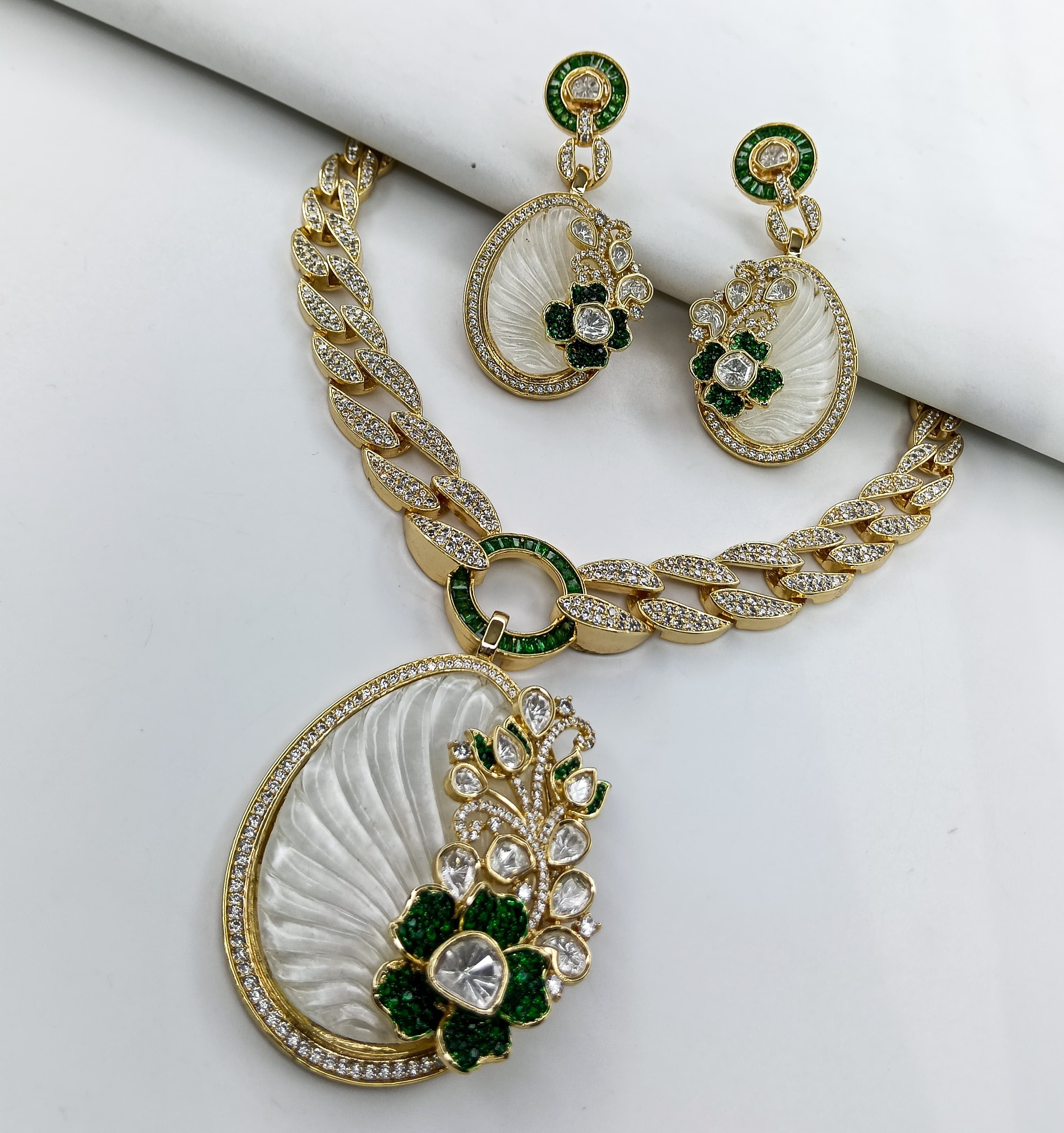 This is a Manasilayo Manju Warrier Inspired Hasli Necklace Set.