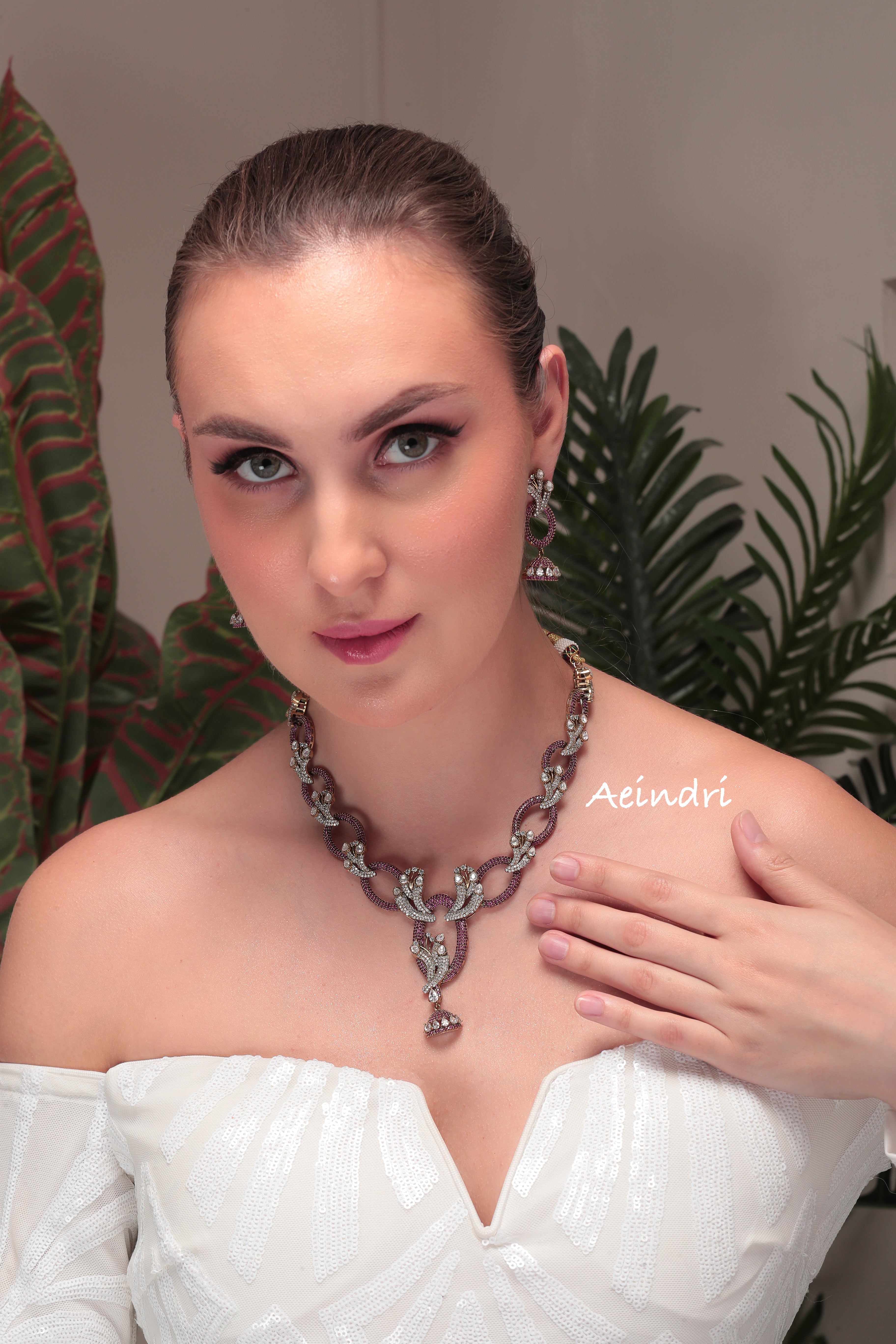 Fashion Jewellery
Necklace & Earings Set (Ruby)