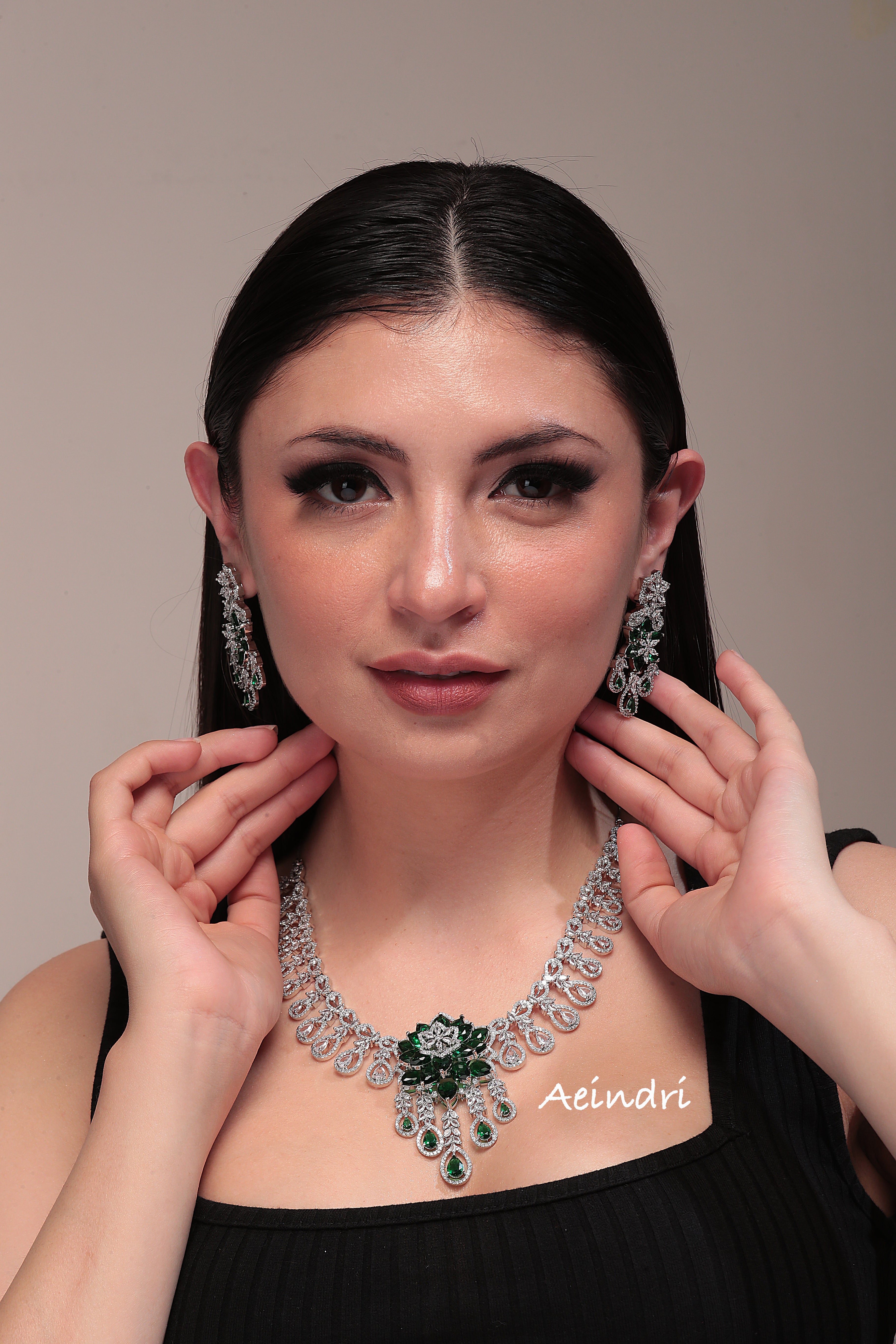 Aeindri Emerald Blossom Diamond-Style Necklace Set
