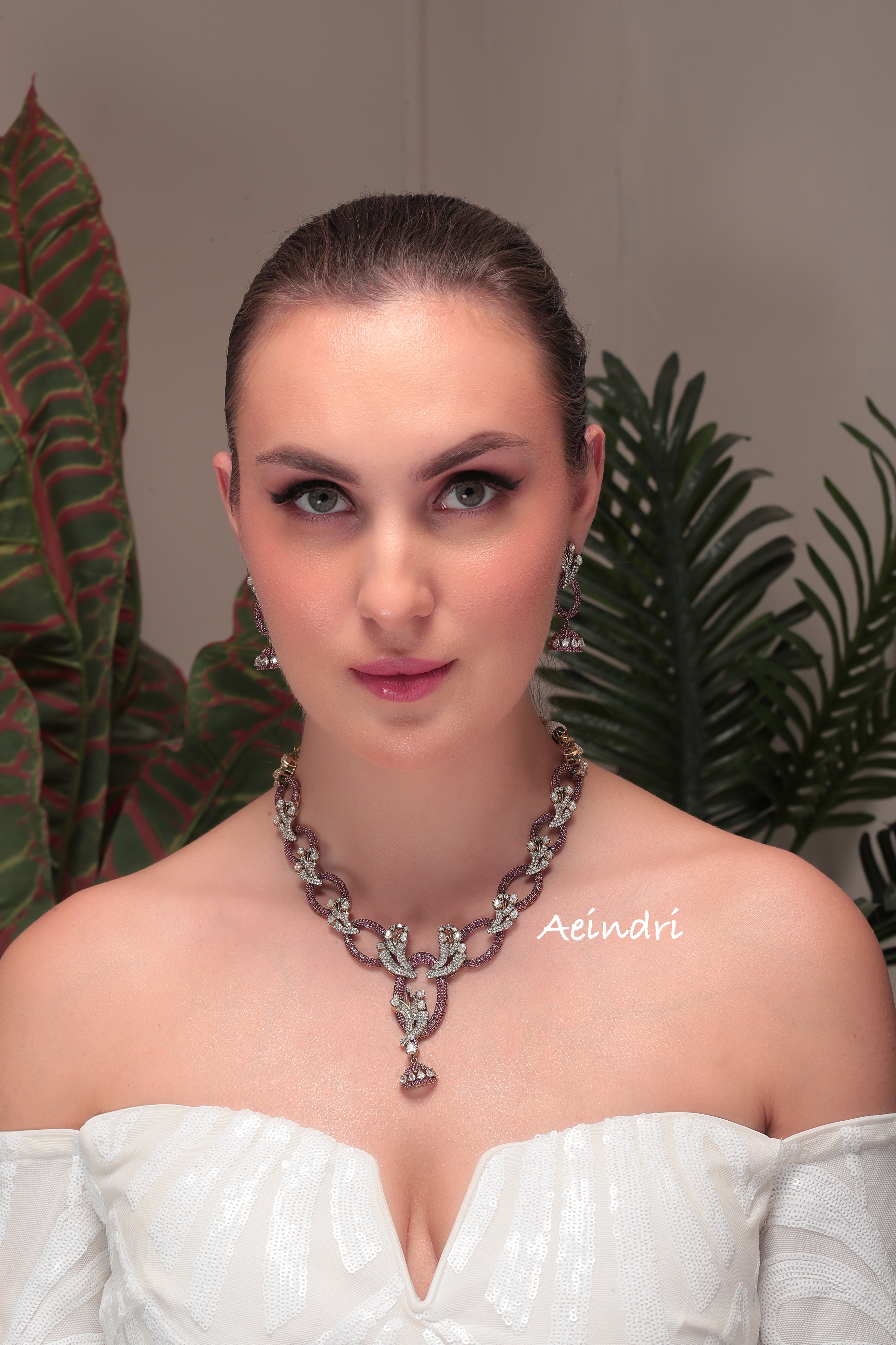 Fashion Jewellery
Necklace & Earings Set (Ruby)