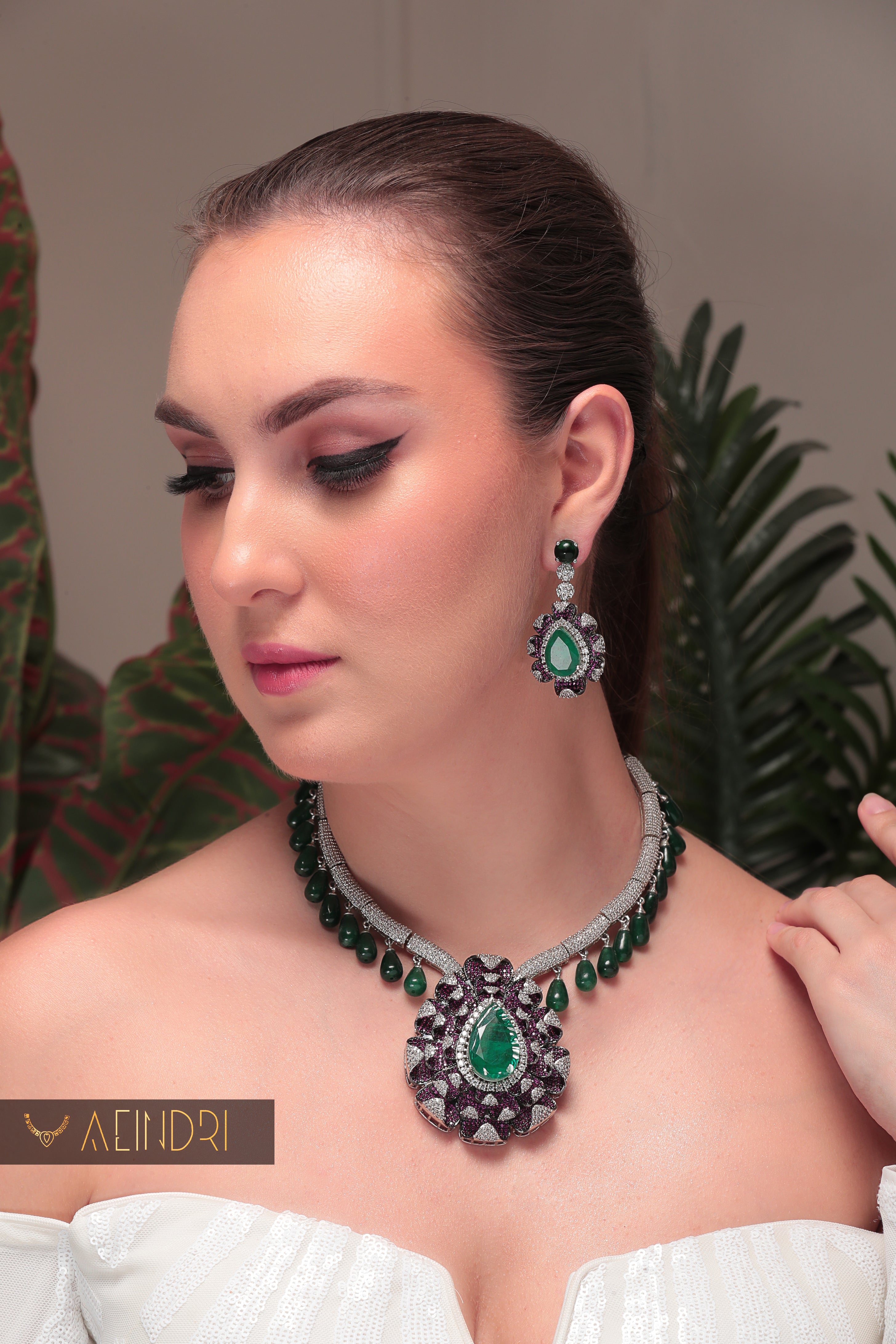 Aeindri Regal Emerald Green Necklace & Earrings Set